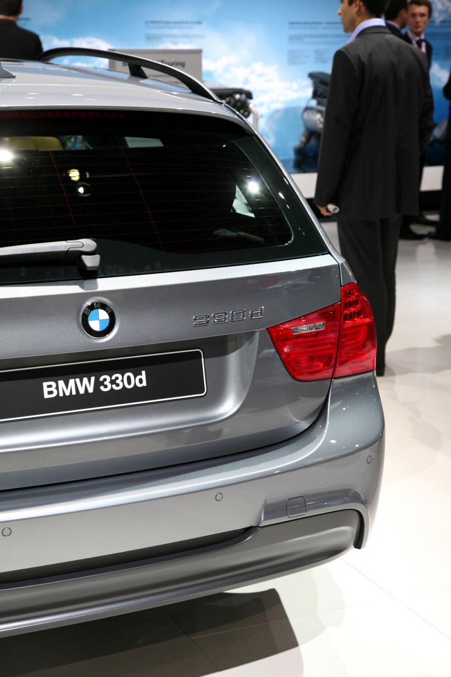 BMW 3-Series Touring 2009 года  (фото 16 из 17)